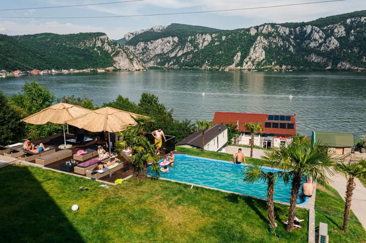 Rex Infinity View 4* Cazanele Dunarii Dubova Exterior foto