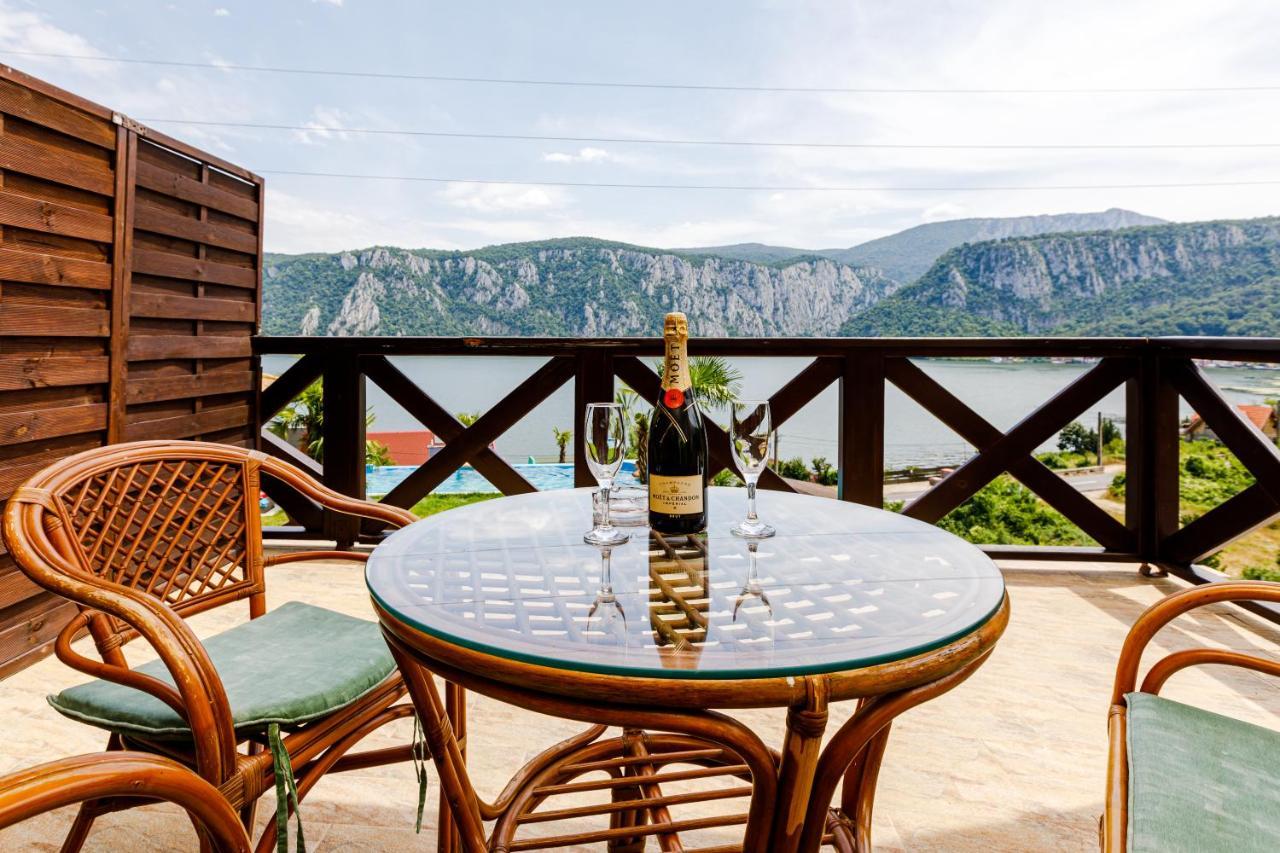 Rex Infinity View 4* Cazanele Dunarii Dubova Exterior foto